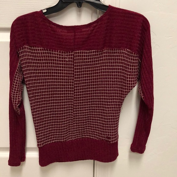 Burgundy sweater - Picture 2 of 3